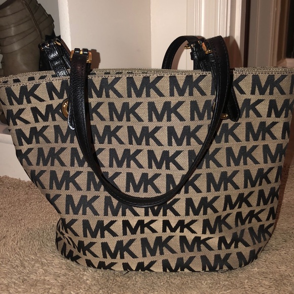 Michael Kors Handbag - Picture 1 of 10